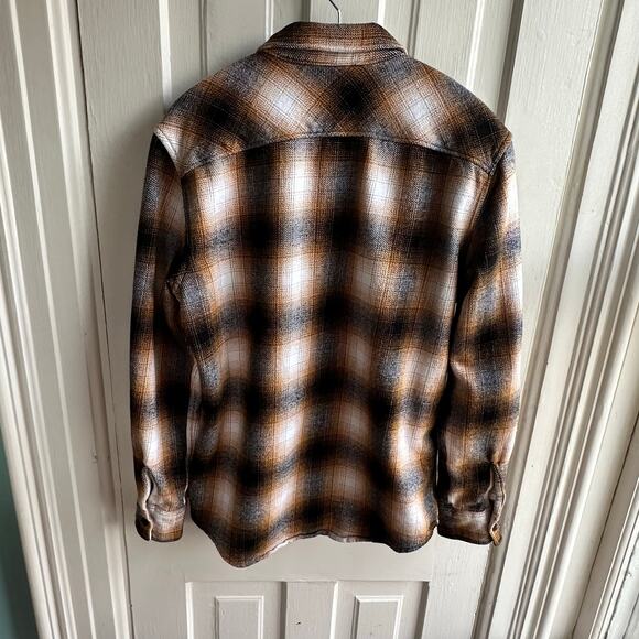 American Eagle Classic Fit Plaid Flannel Button Down Shirt - Picture 7 of 9